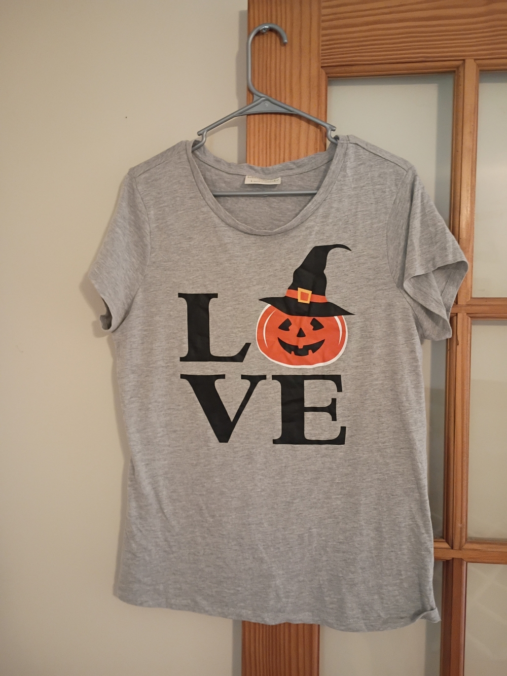 Bobbie Brooks Gray Tee with Halloween Pumpkin LOVE Graphic